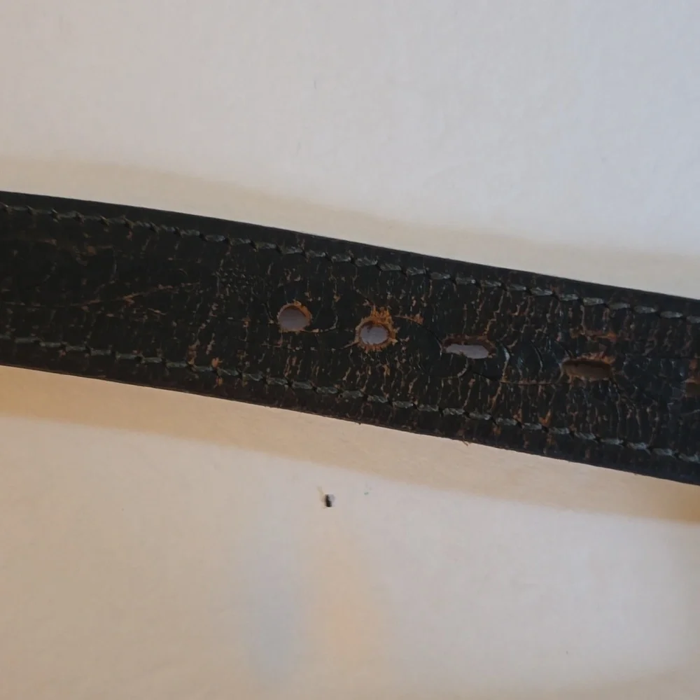 Vintage Mens Black Tooled Leather Belt Gun Metal Buckle Neutral Minimalist Sz.XL
